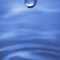 vortice di acqua con goccia